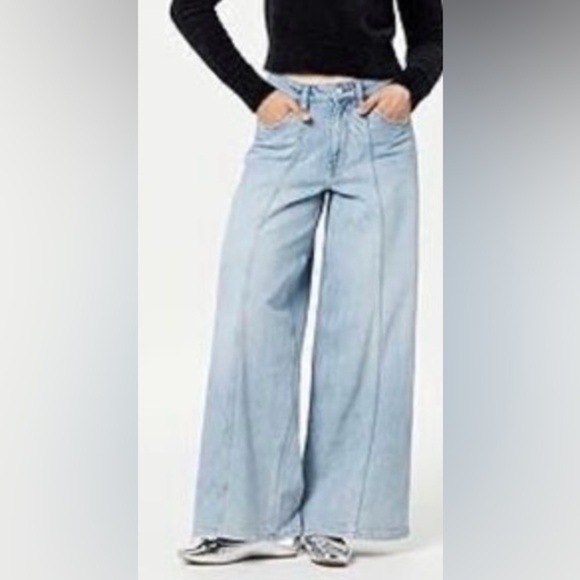 The drop women’s Frida relaxed fit jeans - Picture 12 of 12
